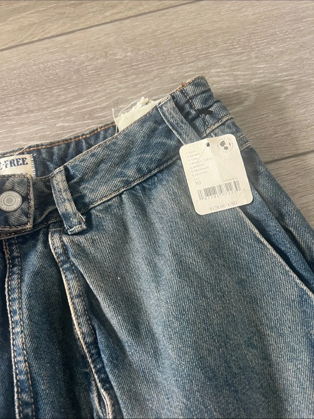Free people we the free nwt Denim Panel Sculpted Women’s Shorts size 30